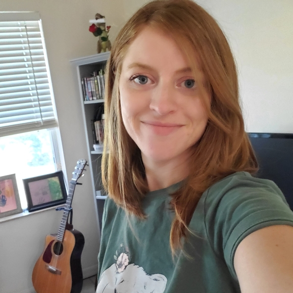 Meet your Posher, Melissa - Picture 2 of 4